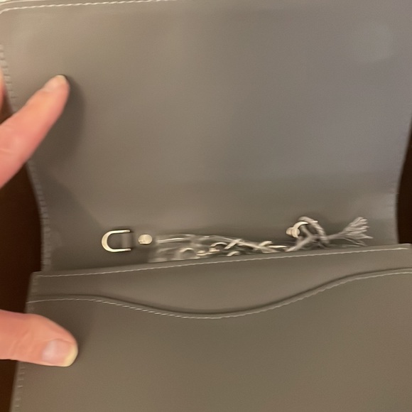 Grey stingray cross body bag - Picture 2 of 5